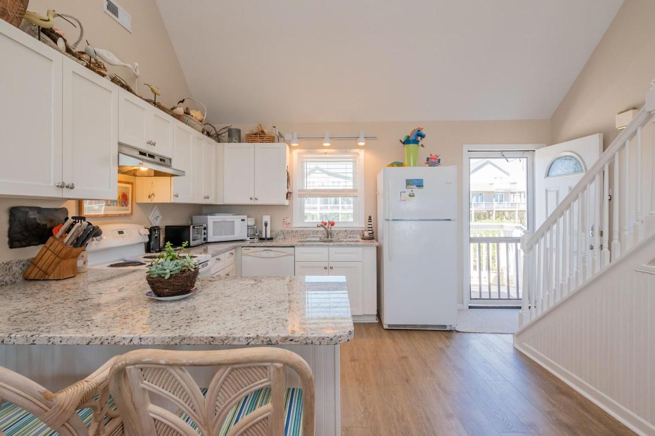Katie Lou'S Place By Oak Island Accommodations Caswell Beach 外观 照片