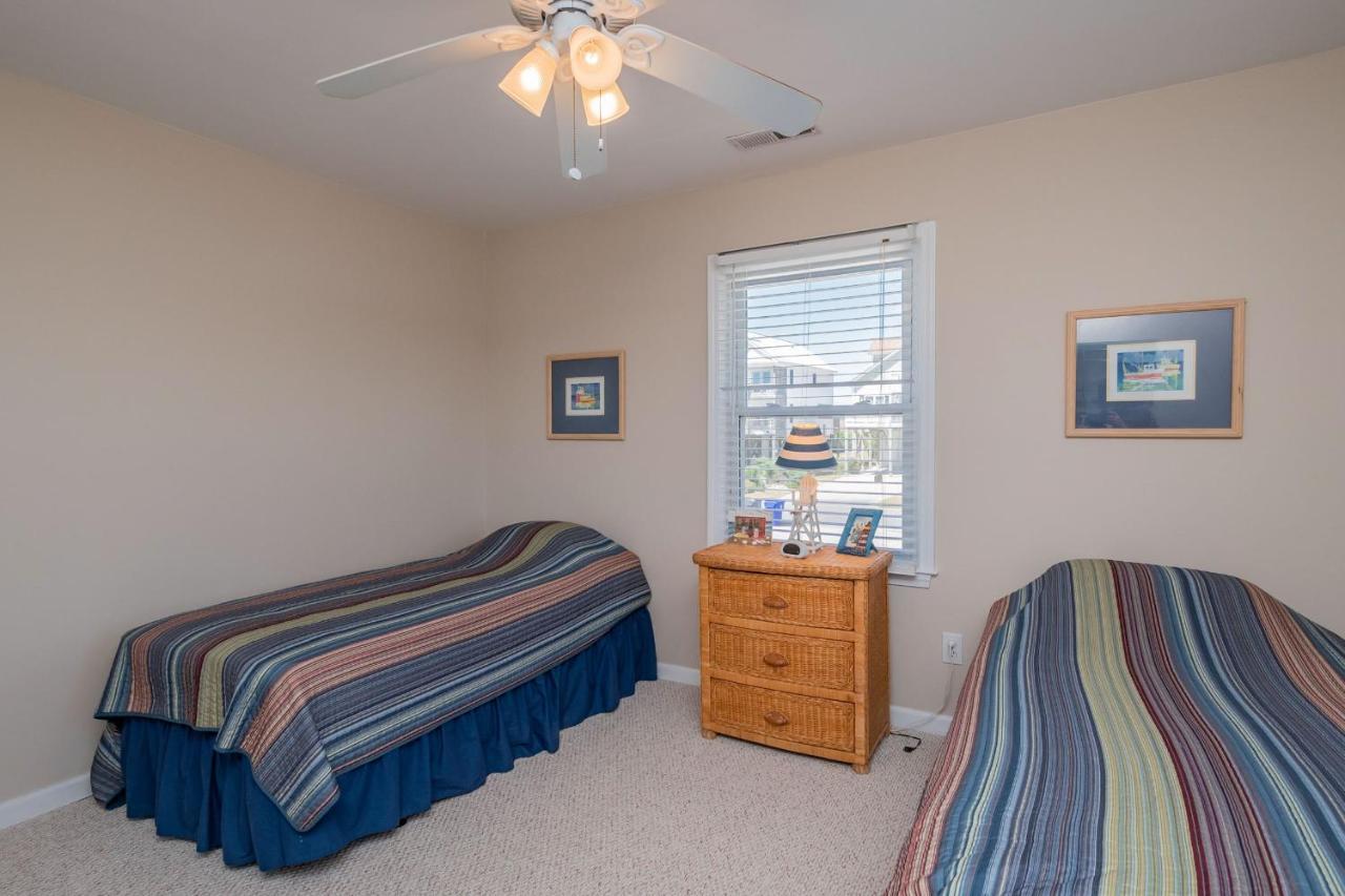 Katie Lou'S Place By Oak Island Accommodations Caswell Beach 外观 照片