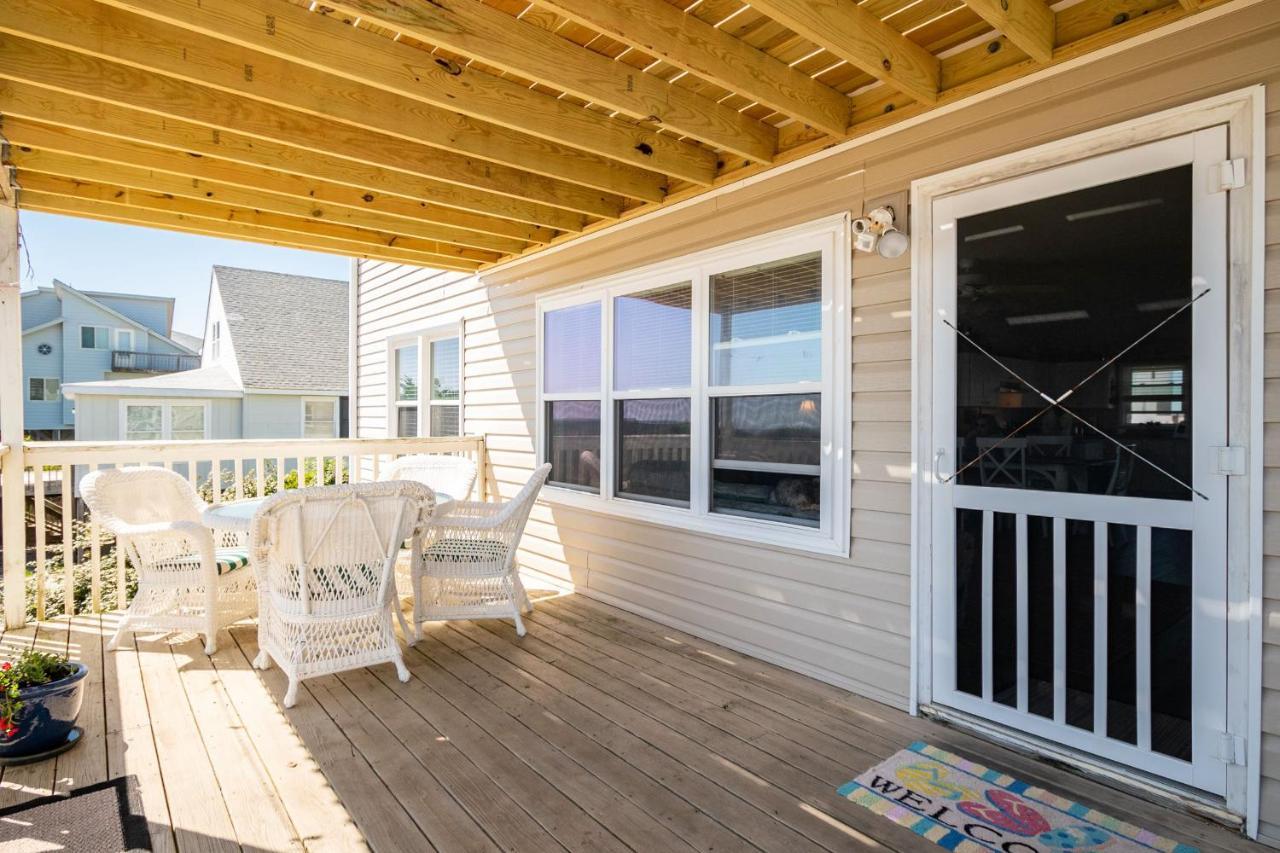 Katie Lou'S Place By Oak Island Accommodations Caswell Beach 外观 照片